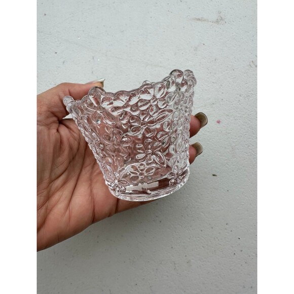 PartyLite 3D Hydrangea Scallop Rim Glass Votive Candle Holder Retired P7283 - Picture 2 of 3